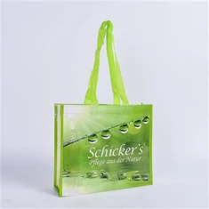 Töskur úr endurunnum efnum